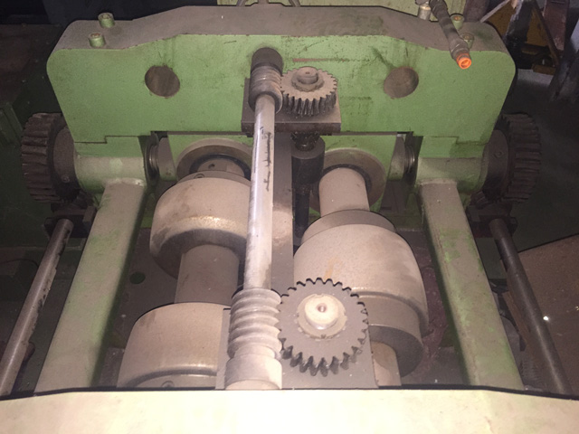 USED THREE ROLLER STRAIGHTENING MACHINE