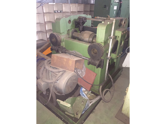 USED THREE ROLLER STRAIGHTENING MACHINE